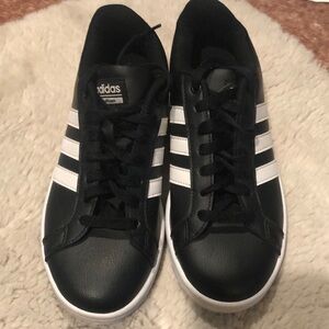 EUC Adidas Cloudfoam